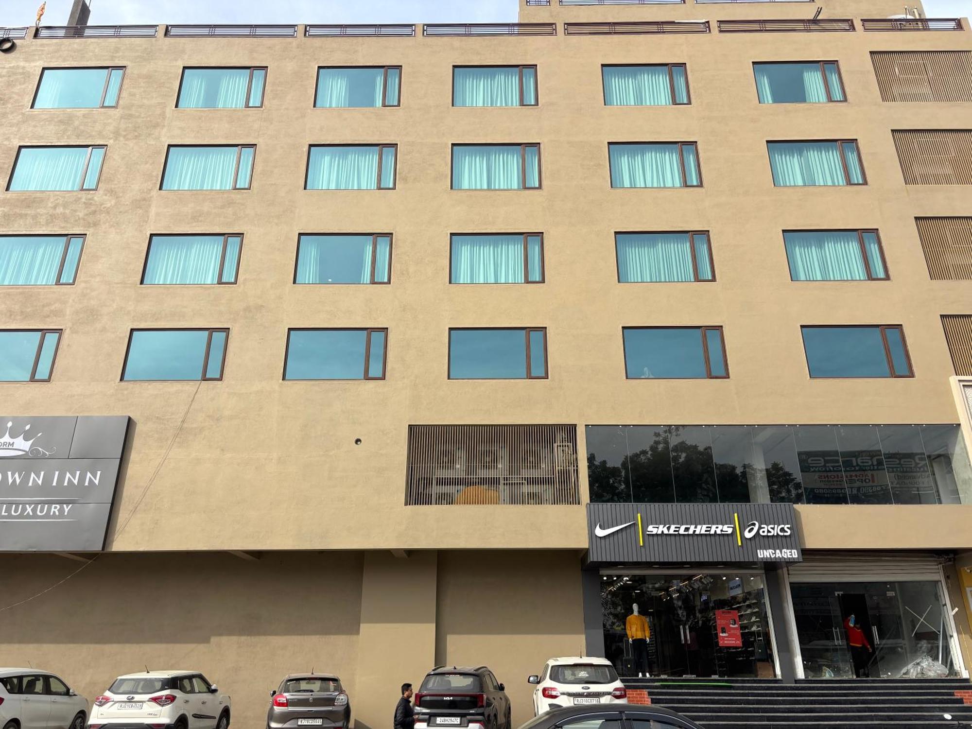 Hotel The Crown Inn Jhunjhunu Buitenkant foto