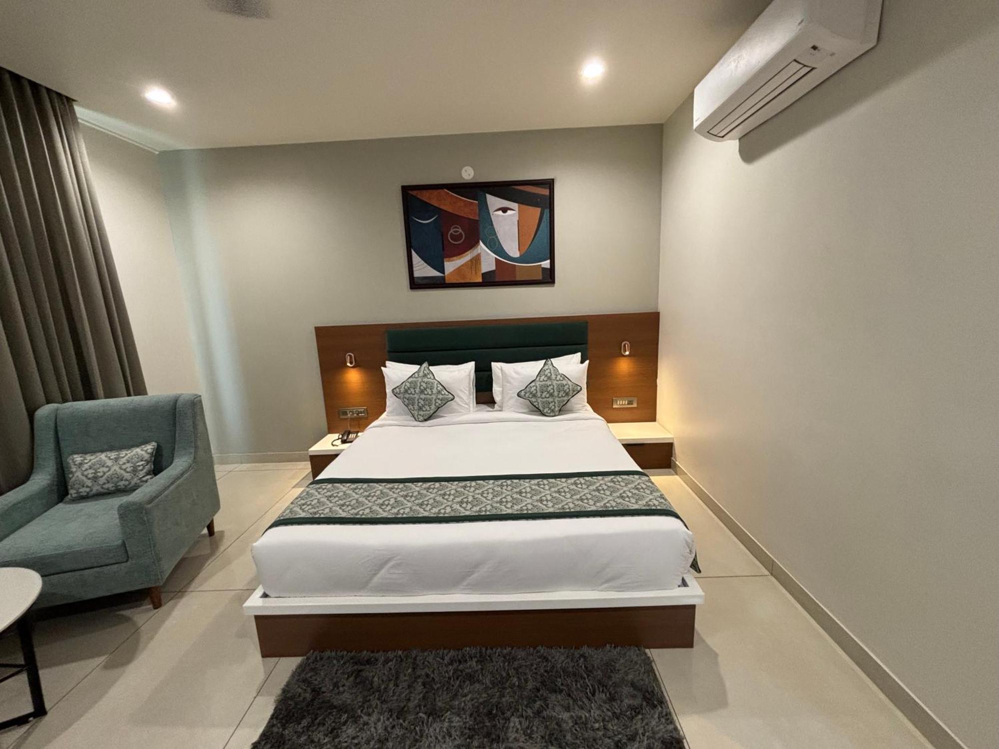 Hotel The Crown Inn Jhunjhunu Buitenkant foto