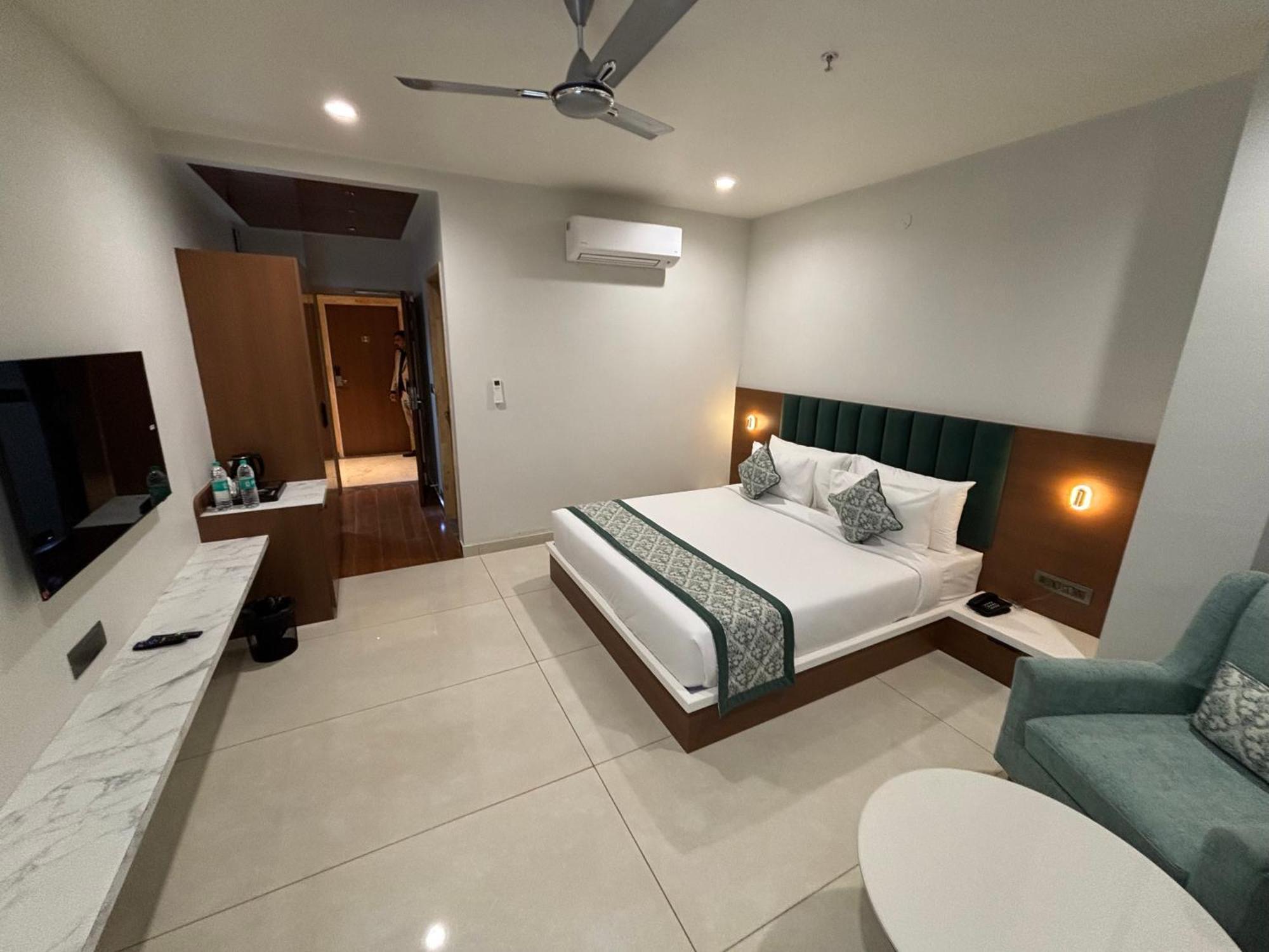 Hotel The Crown Inn Jhunjhunu Buitenkant foto